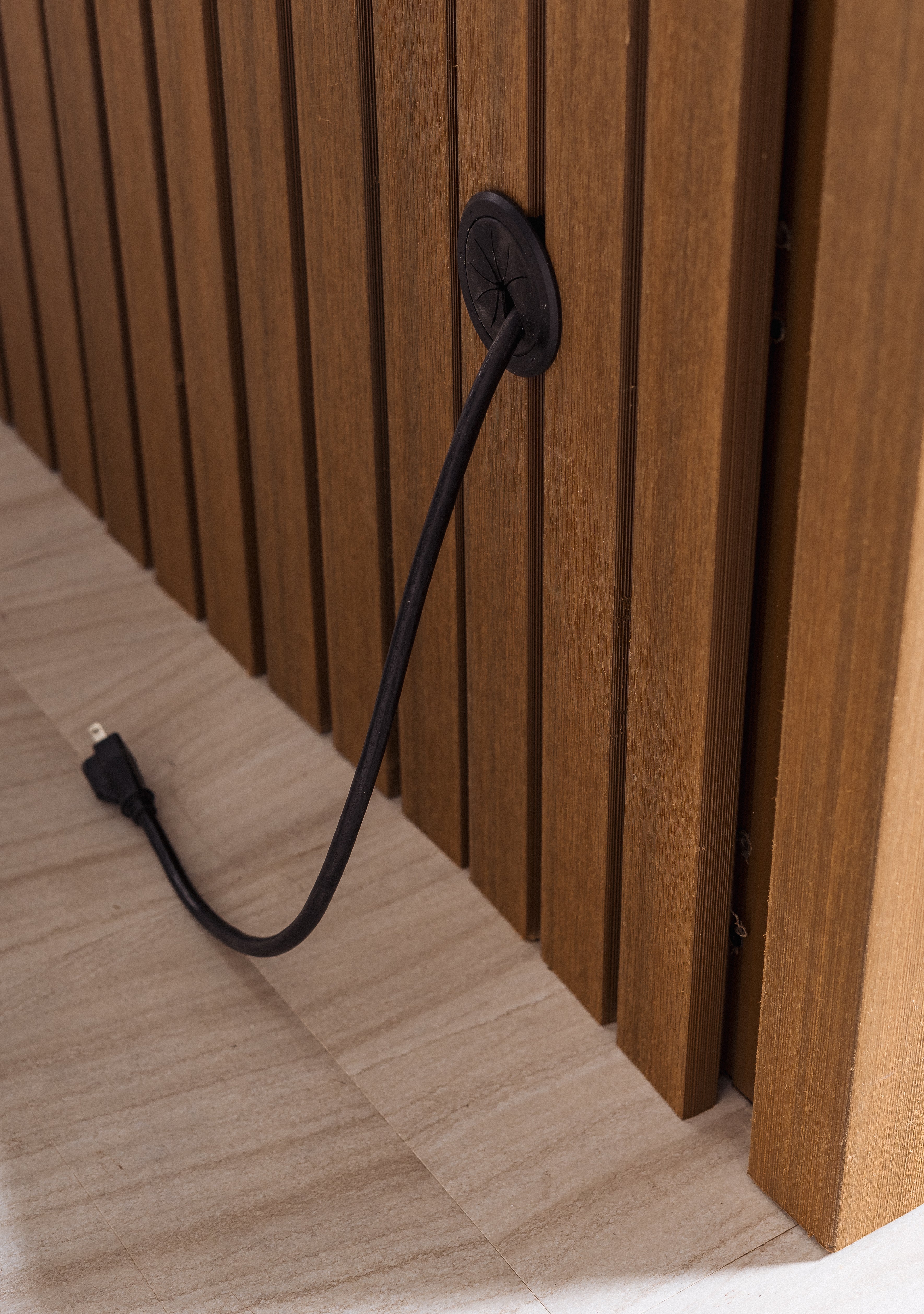 Fly Geyser - 2 Person Indoor & Outdoor Steam Room - Glacier White