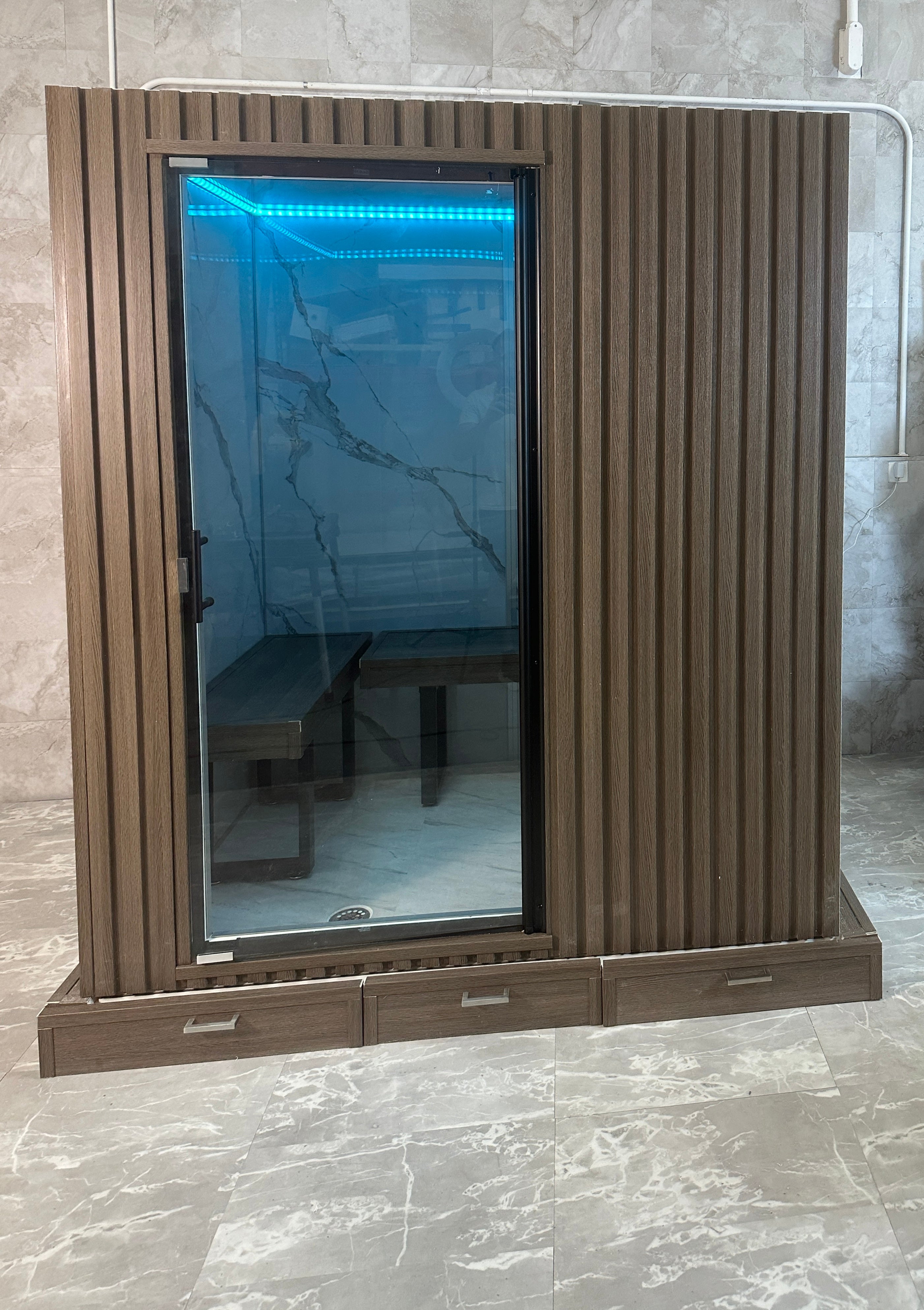 Grand Geyser - 4 Person Outdoor and Indoor Steam Room - Obsidian Black