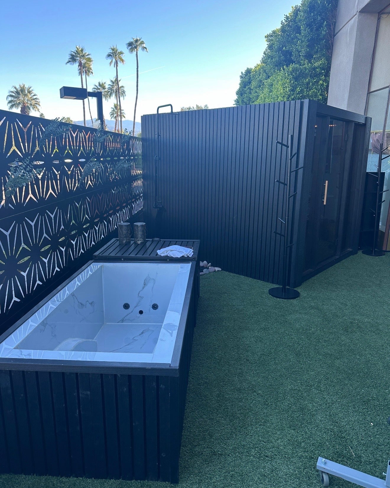 Traditional Sauna (4-6 person) + Cold Plunge - Indoors/ Outdoors - Obsidion Black