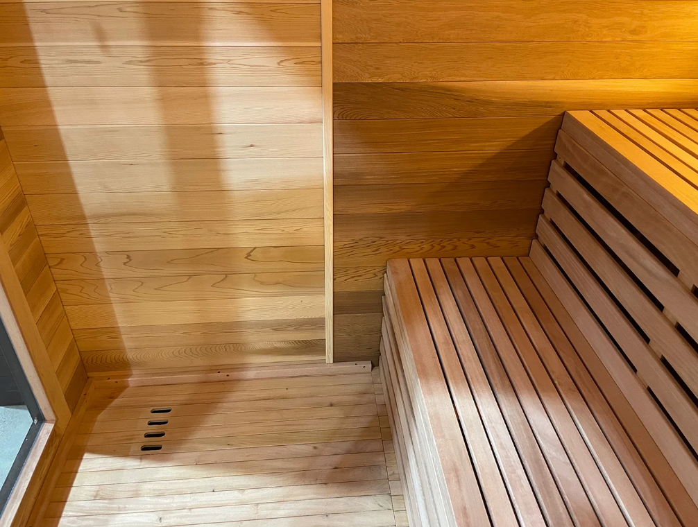 Traditional Outdoor Sauna (4-6 person)