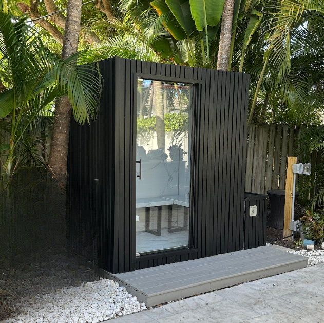 Grand Geyser - 4 Person Outdoor and Indoor Steam Room - Glacier White