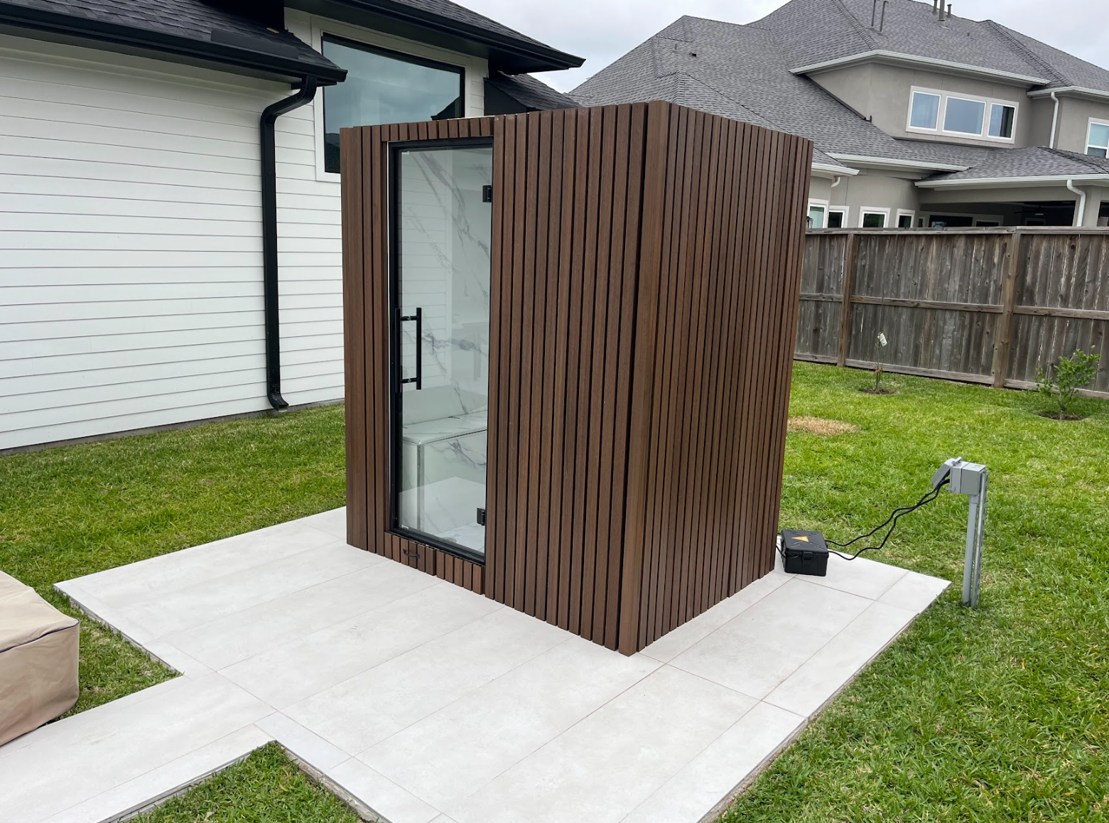 Grand Geyser - 4 Person Outdoor and Indoor Steam Room - Obsidian Black