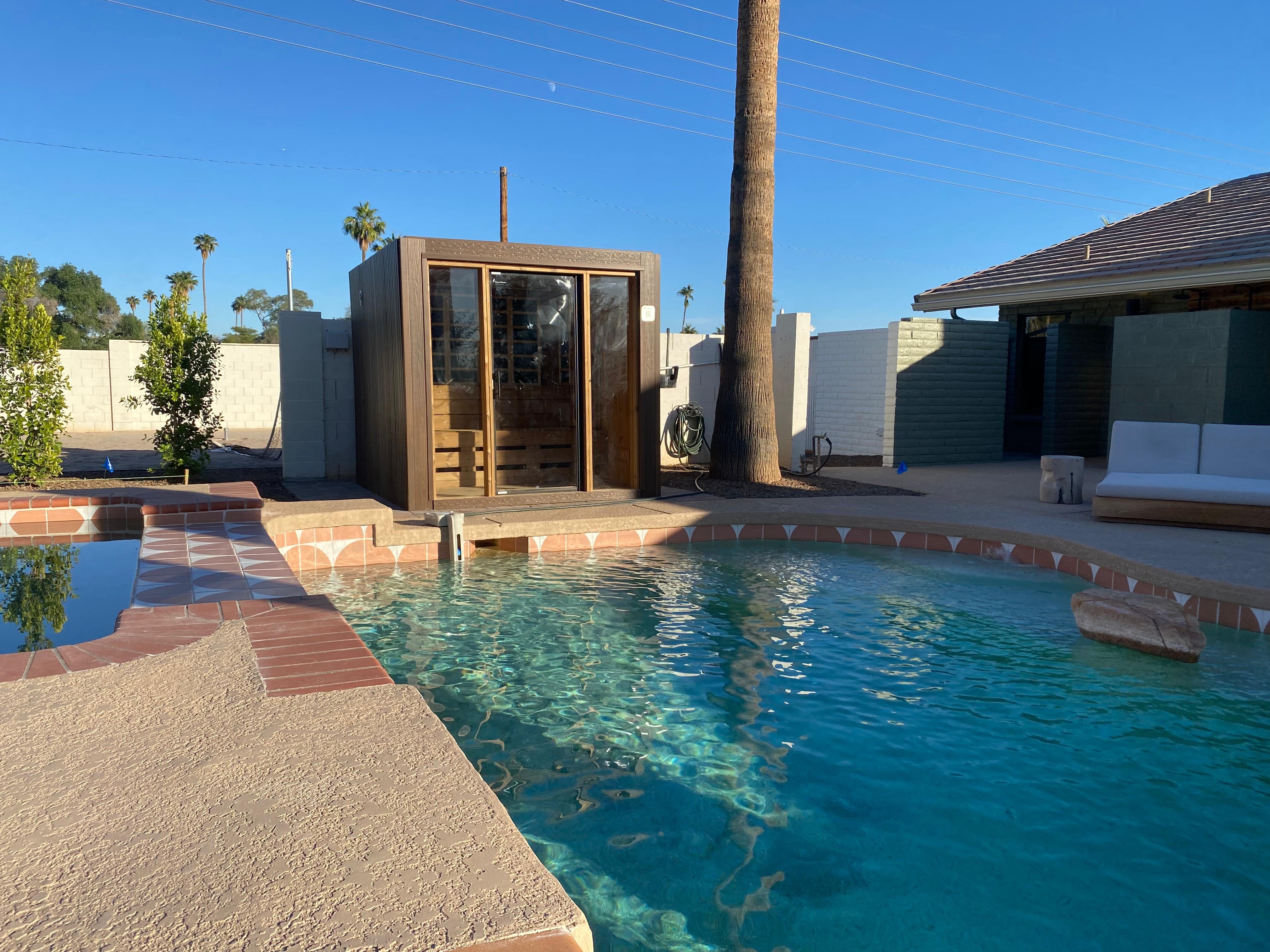 Balerion - 4-6 person Indoor & Outdoor Infrared Sauna