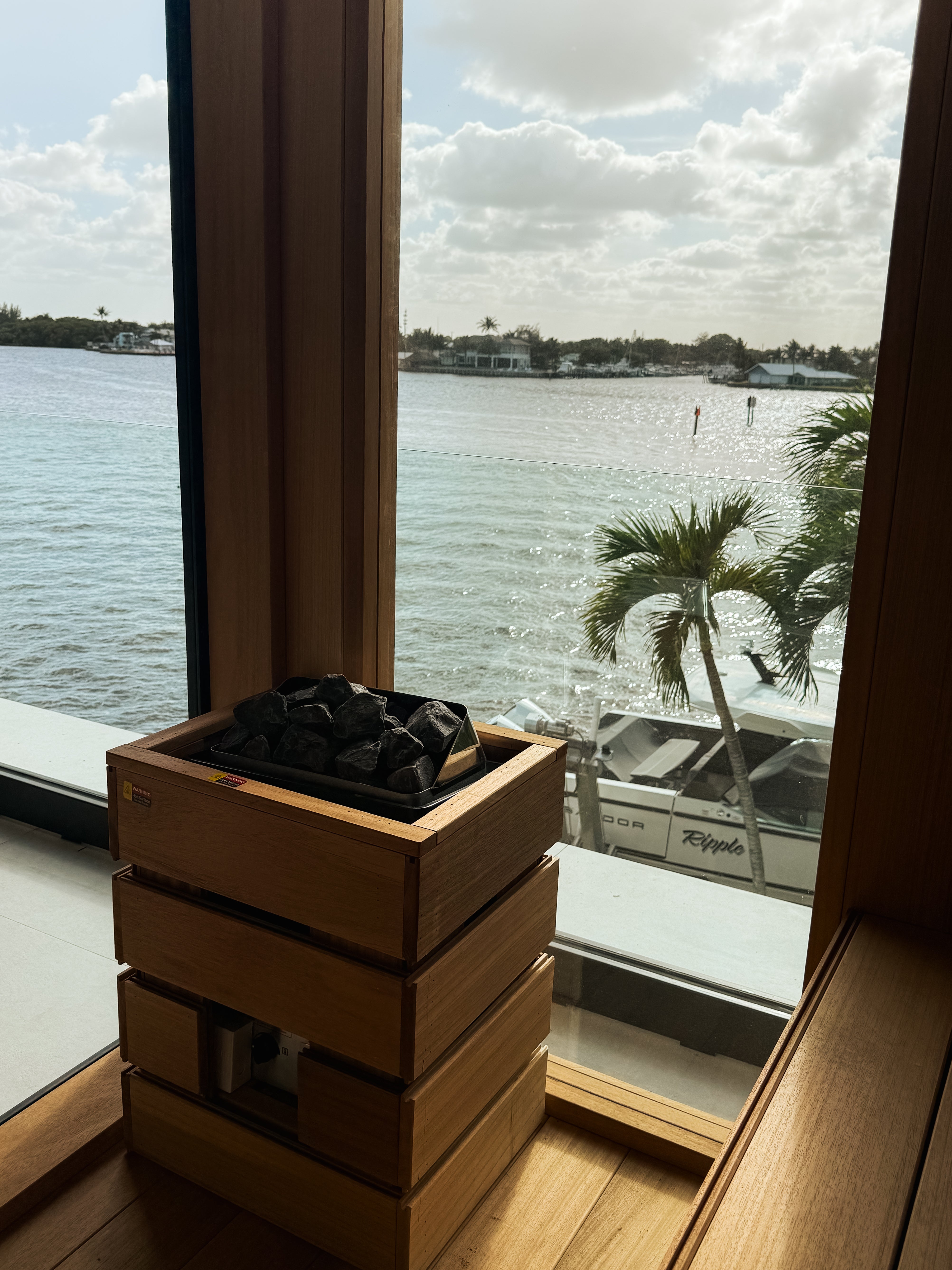 Autana - 4-6 person Indoor & Outdoor Traditional & Infrared Sauna