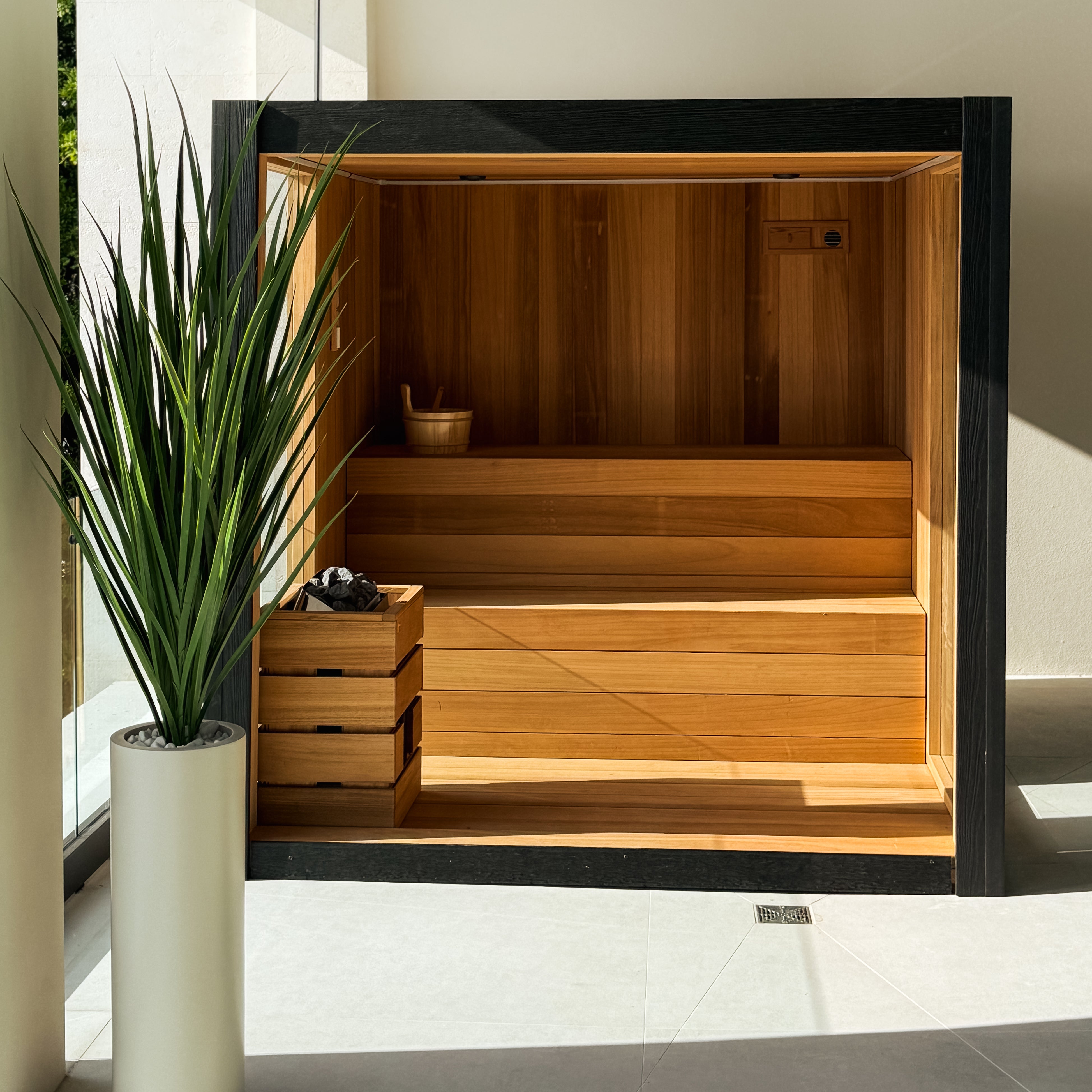 Autana - 4-6 person Indoor & Outdoor Traditional & Infrared Sauna