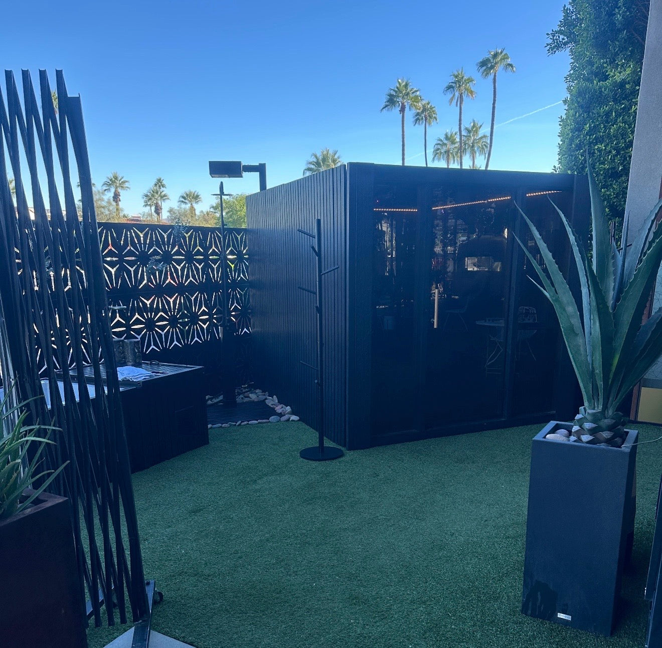 Traditional Sauna (4-6 person) + Cold Plunge - Indoors/ Outdoors - Obsidion Black