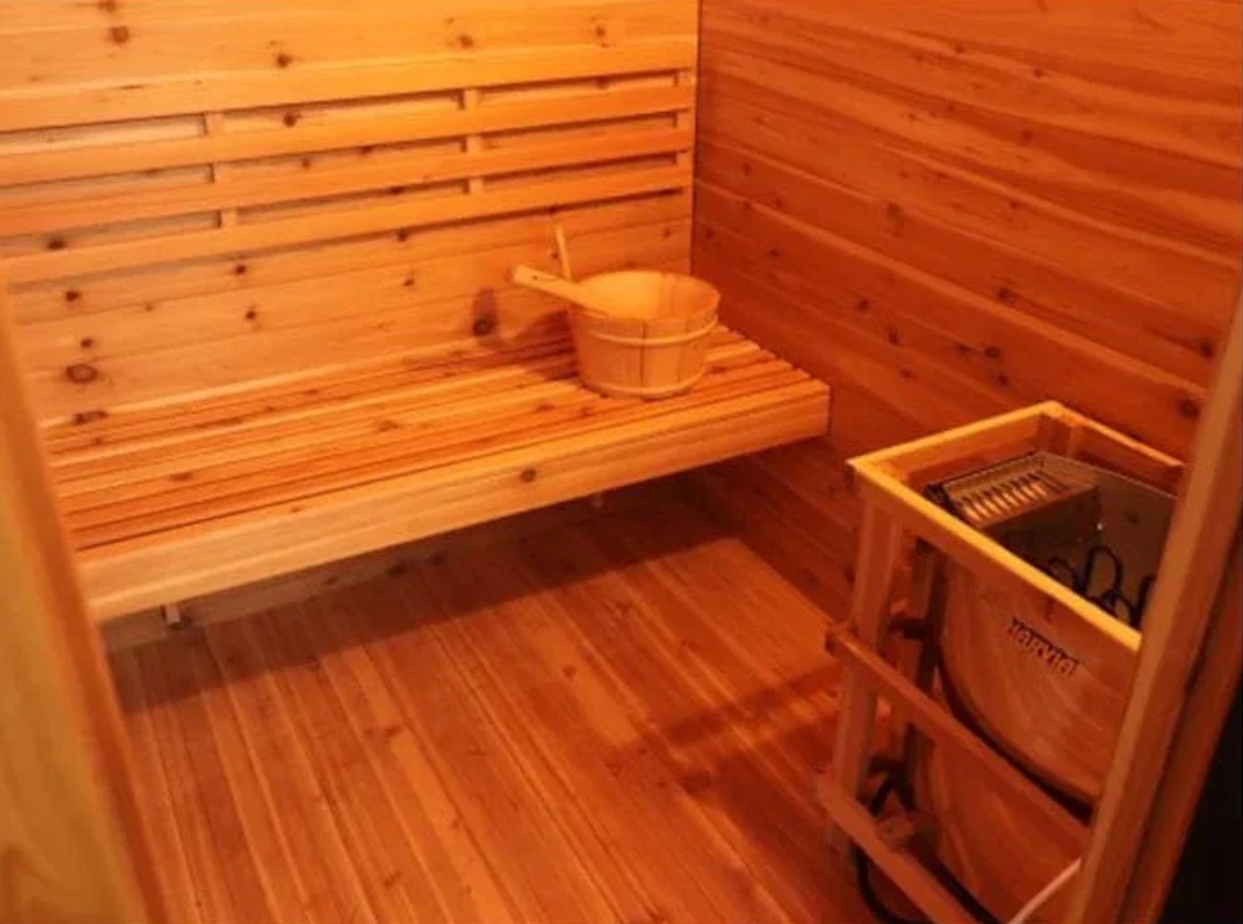Outdoor 4 person Traditional Outdoor Sauna