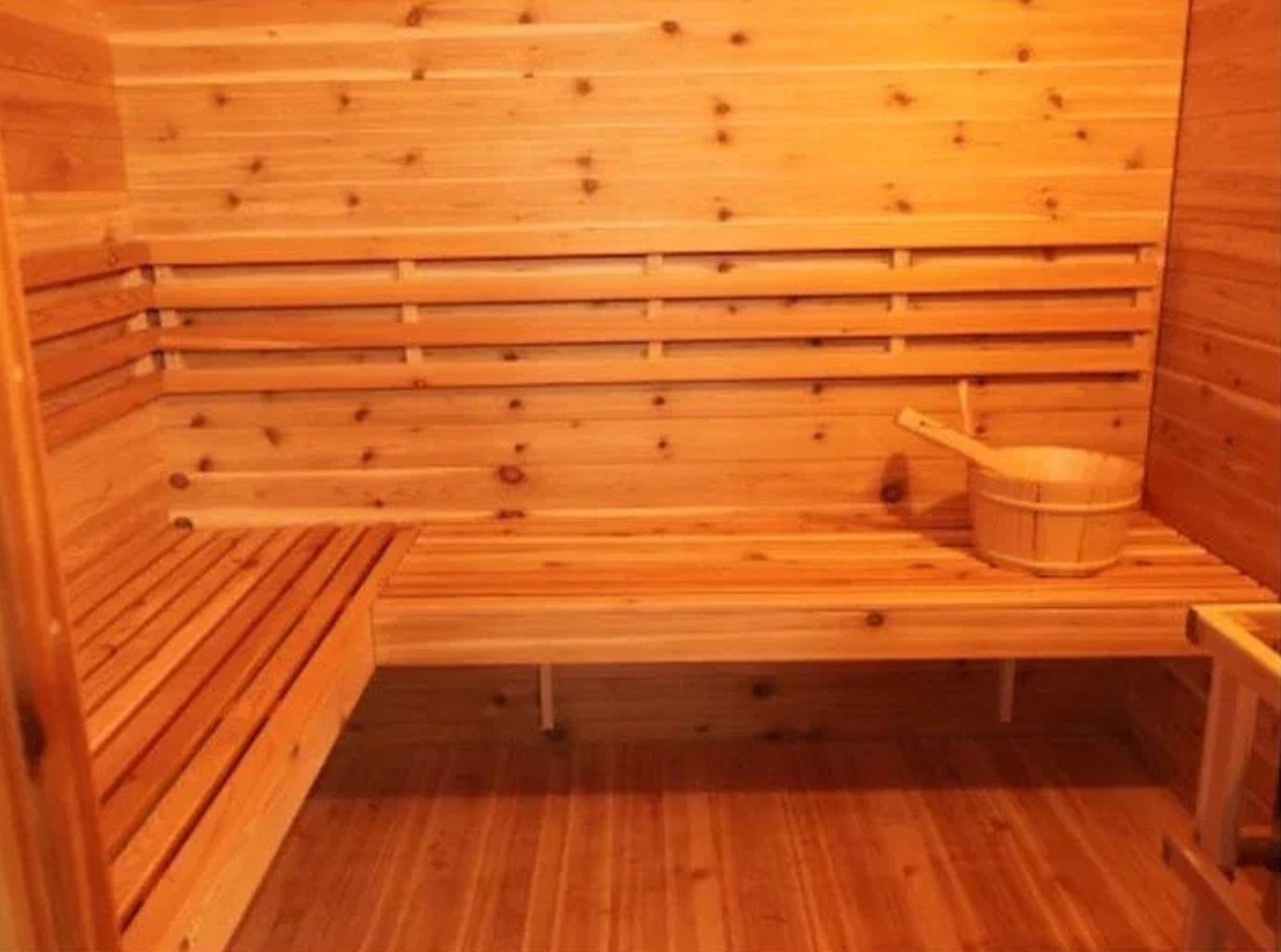 Outdoor 4 person Traditional Outdoor Sauna